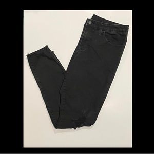 Universal Thread: Ripped Knee Mid Rise Skinny Jeans
